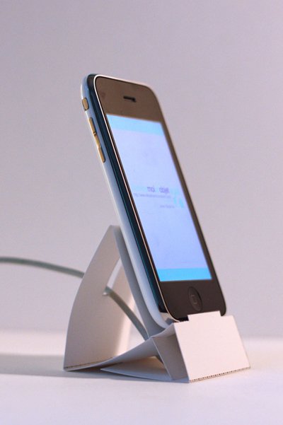 Paper iPhone Dock