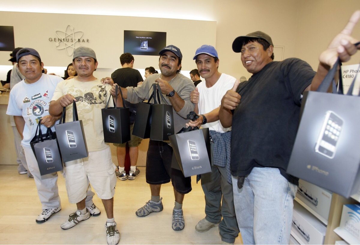 A History of iPhone Packaging_01