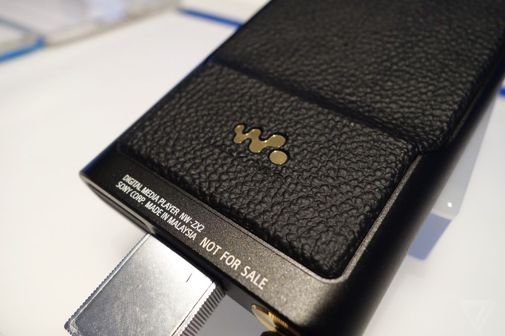 sony-walksman-zx2-comes_06
