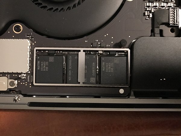macbook-pro-with-touch-bar-no-removable-ssd_02
