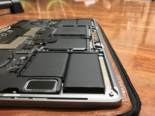 macbook-pro-with-touch-bar-no-removable-ssd_05