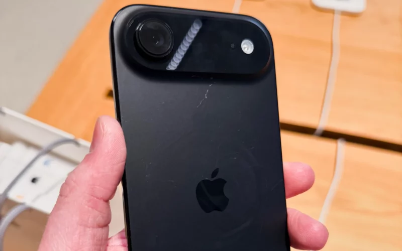 iPhone Air Scratched