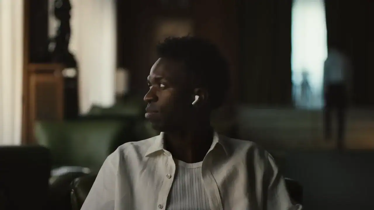 Apple 新廣告主打 AirPods Pro 3　號稱世界最佳降噪