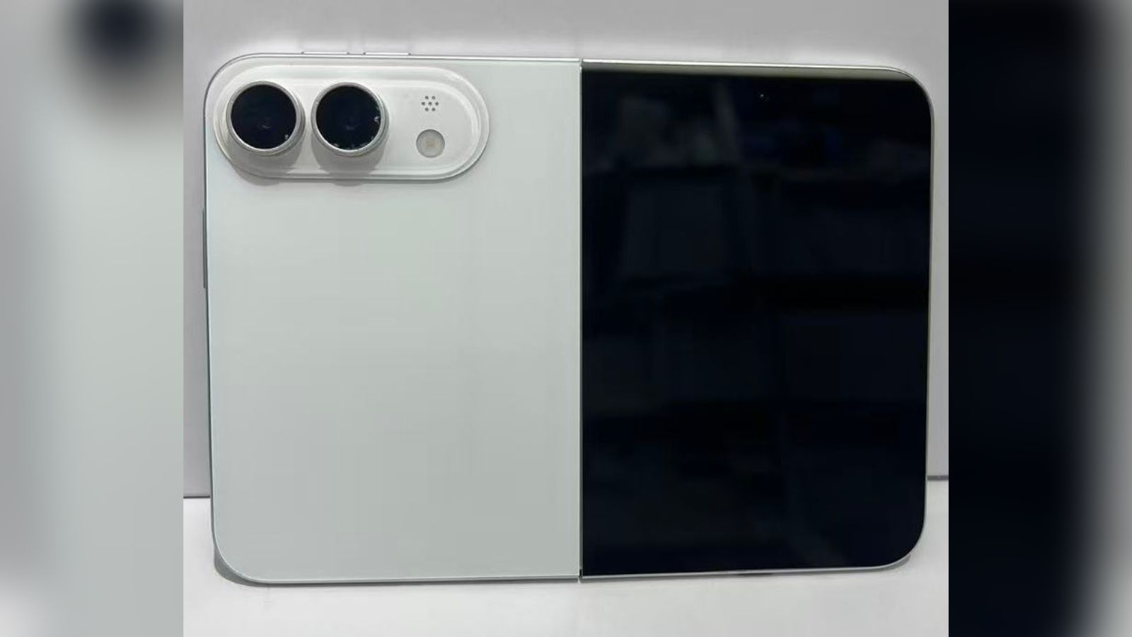 摺疊 iPhone 設計最終樣貌曝光　可能僅提供白色款式